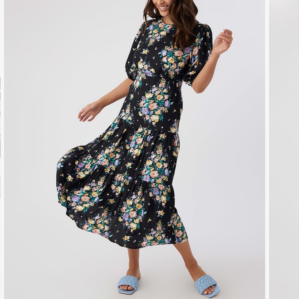 O’Neill Black & Periwinkle backless Floral Alta Maxi Dress. SZ Medium. N…
